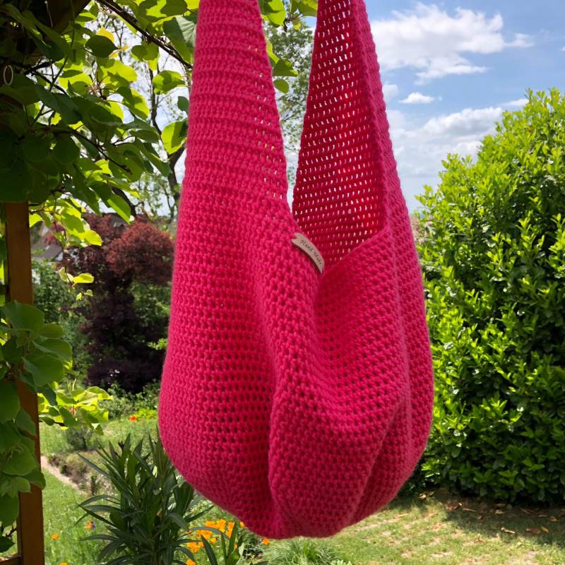 Hobo Bag-Häkeltasche Pink-Häkelbeutel-Einkaufstasche-Schultertasche-Handarbeit-Damentasche-Umhängetasche-Großer Shopper-Geschenkidee von TaschenMitHerz