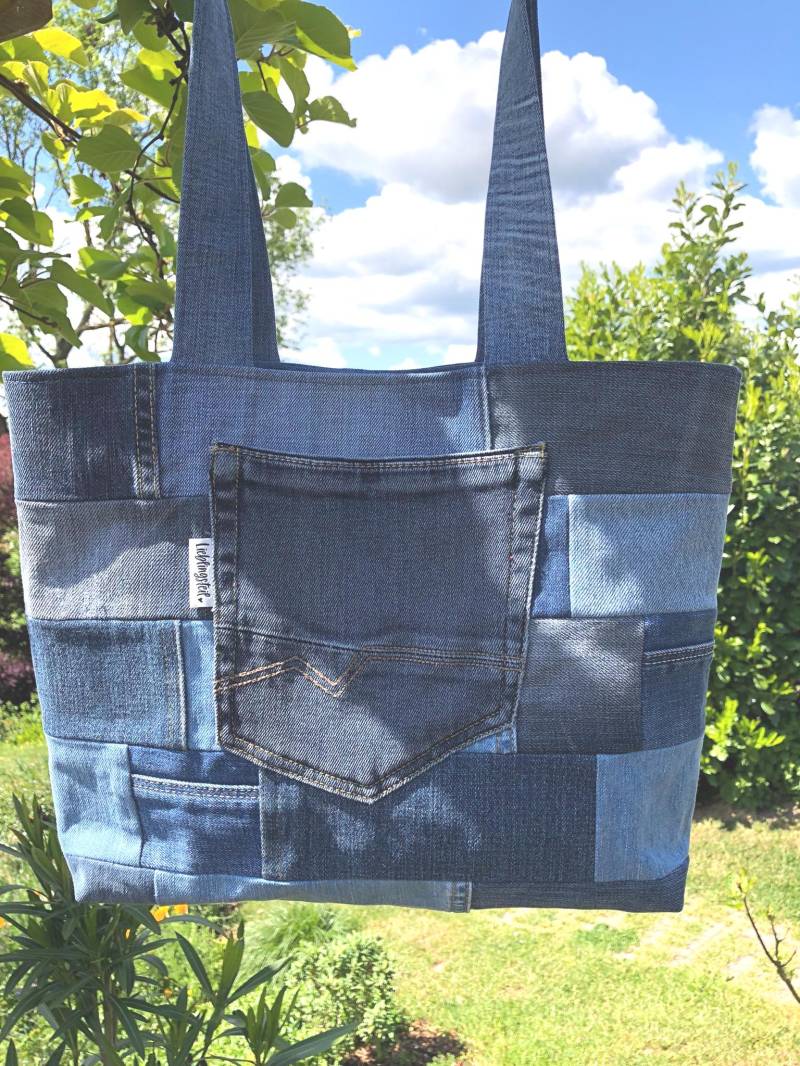 Upcycling Patchworktasche Jeans-Shopper-Patchworktasche-Einkaufstasche-Schultertasche-Jeanstasche-Upcycling-Damentasche-Umhängetasche von TaschenMitHerz