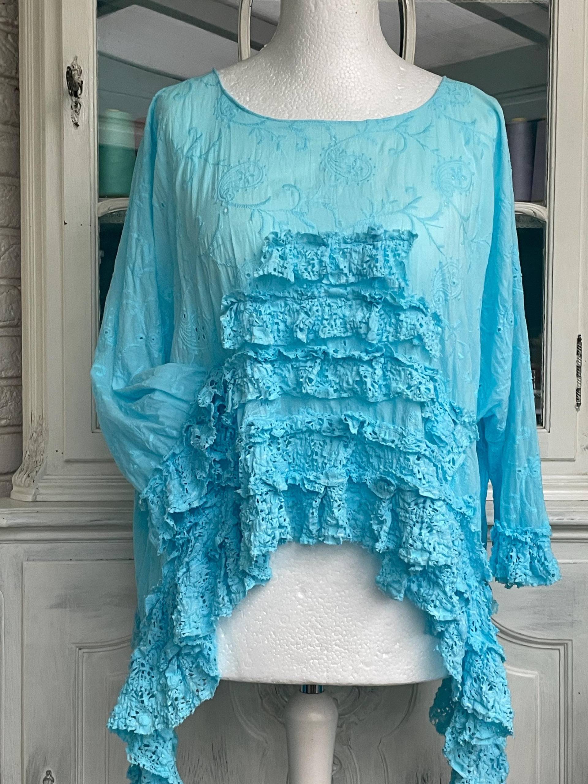 Oversizedbluse Türkis Handgefärbt Baumwollbluse Mit Stickerei Und Rüschen Oversized Lagenlook Einheitsgröße 38 Bis 54 von TaschenwerkCS