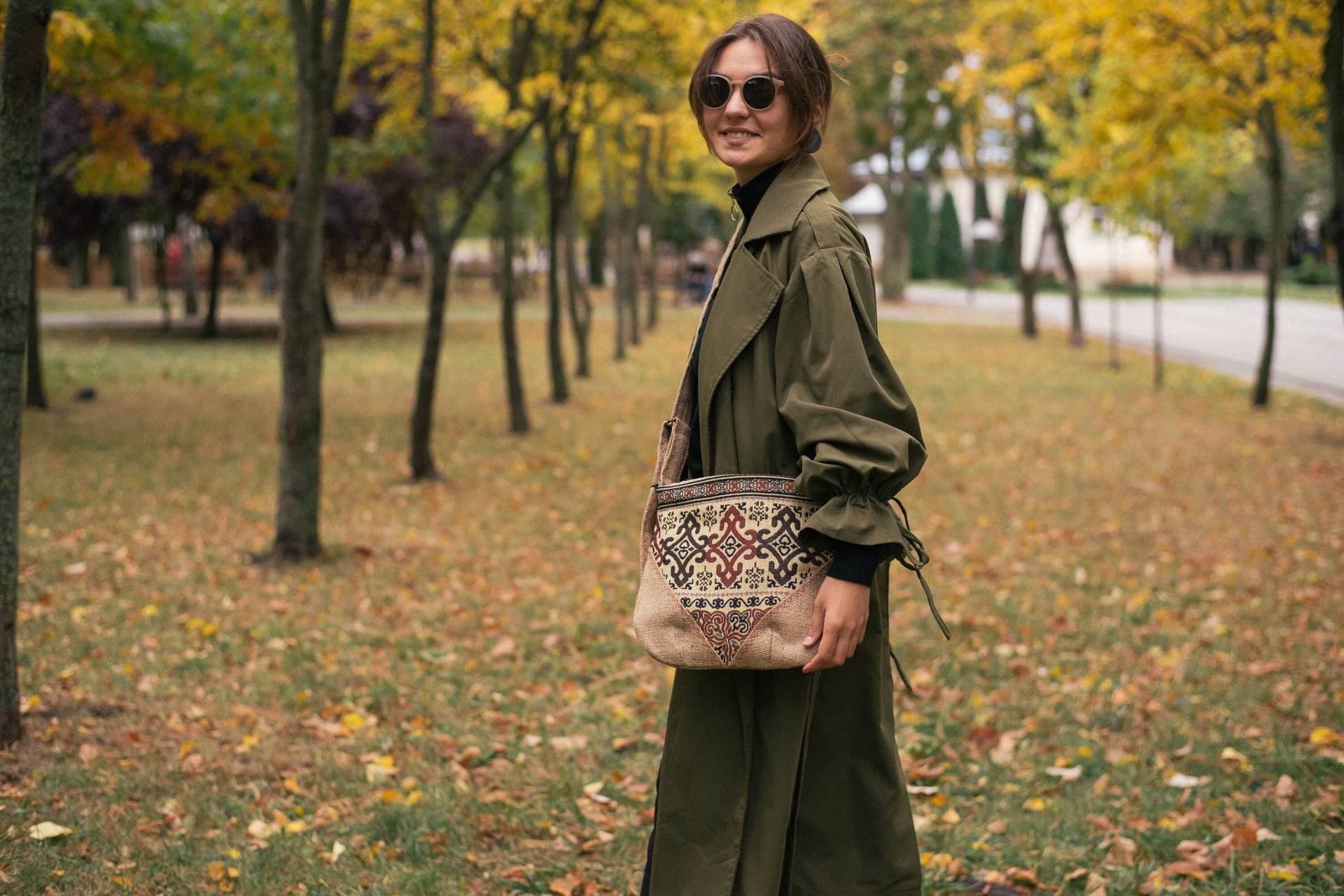 Handgemachte Stofftasche Für Frauen Im Ethno-Stil. Designer Schultertasche Aus Jute Und Baumwolle von TashkaUkraine