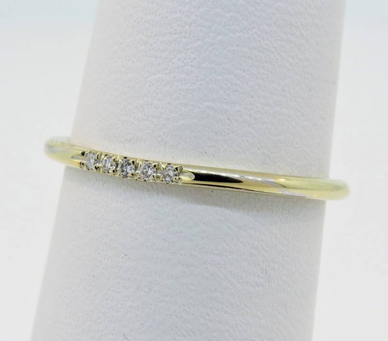 14K Gelbgold 0.03Ct Diamant Ehering/Micro Pave Ring Stapelbarer Jubiläumsring Versprechen Geschenk Für Sie Midi 14K Gelbgold 0.03Ct Diamant Ehering/Micro Pave Ring Stapelbarer Jubiläumsring Versprechen Geschenk Für Sie Midi von Tasiyanjewelrydesign