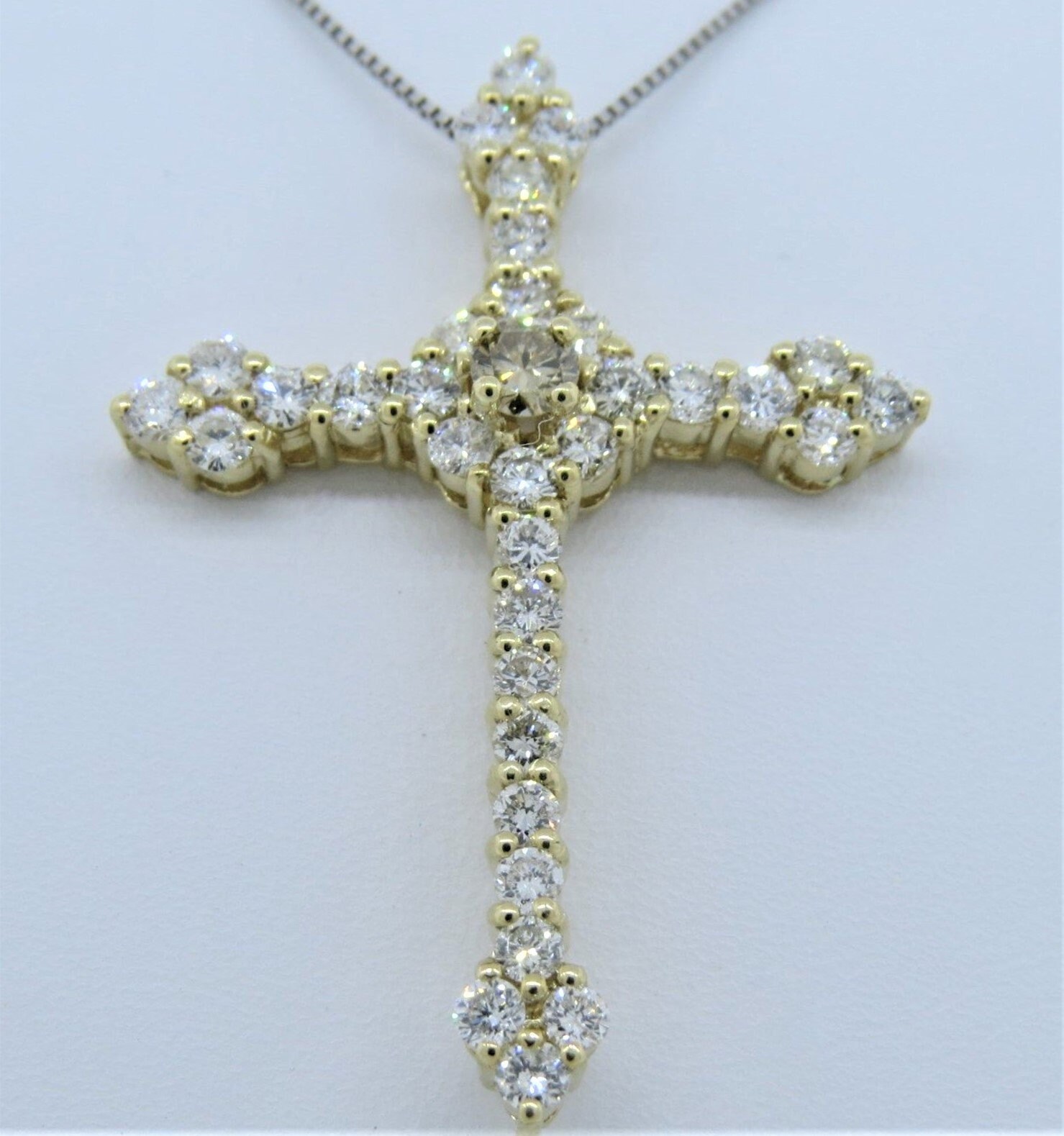14K Gelbgold 1, 41 Karat Weiß Und Champagner Diamantkreuz Kreuz Im Antiken Stil in Zinkfassung Gelbgoldkreuz 14K Gelbgold 1, 41 Karat Weiß Und Champagner Diamantkreuz Kreuz Im Antiken Stil in Zinkfassung Gelbgoldkreuz von Tasiyanjewelrydesign