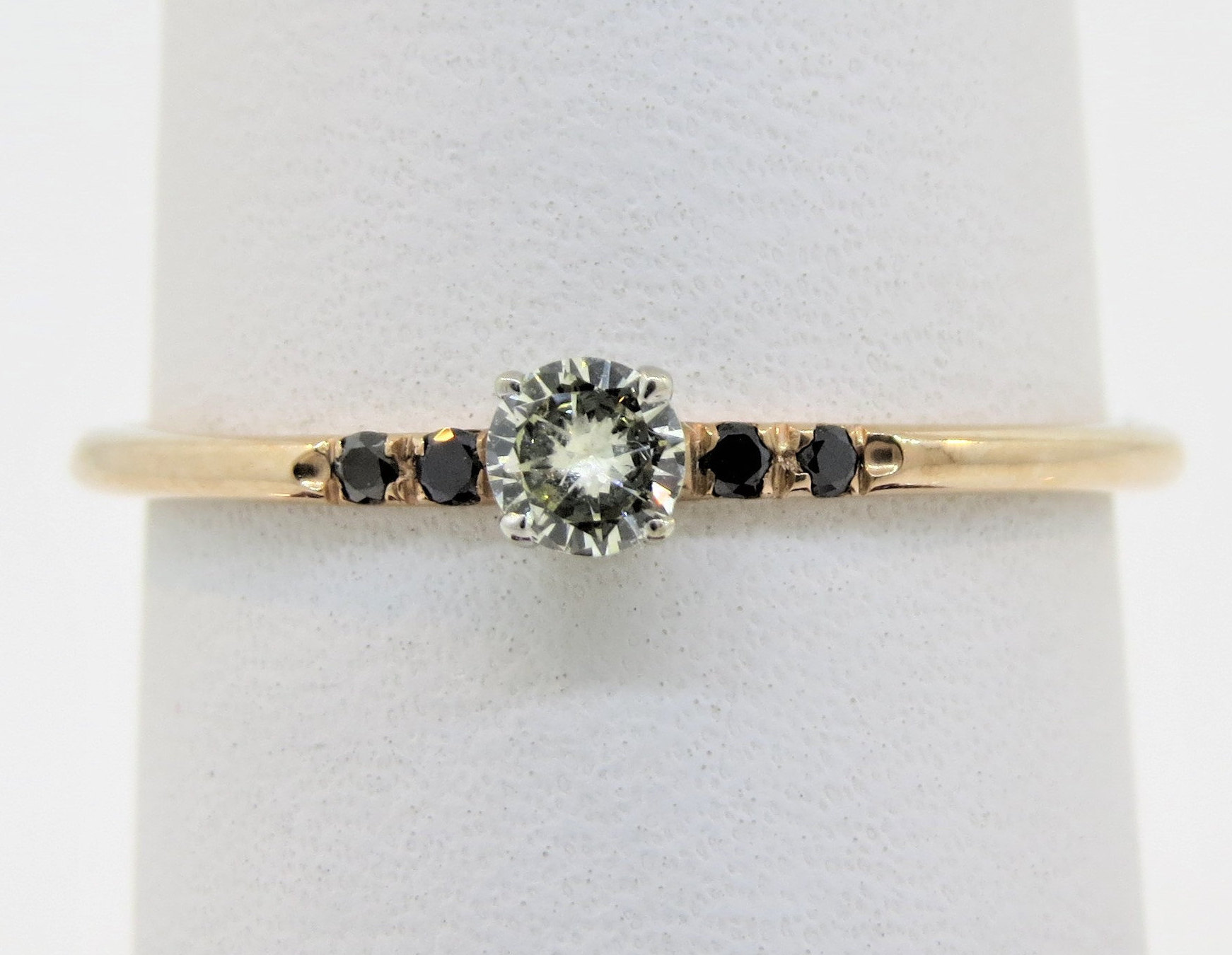 14K Gold Band 0.15Ct Weißer Diamant & Schwarzer Verlobungsring Ehering Jubiläumsring Stapelbarer Ring Brautring Versprechensring von Tasiyanjewelrydesign