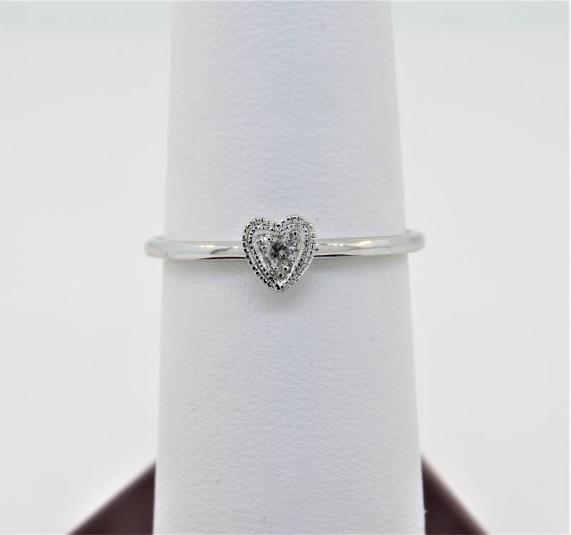 14K Weißgold 0, 04Ct Diamant Herzform Milgrain Ring, Herzring, Zierliche Diamantring Versprechensring Stapelbarer Ring Dünner Geschenk Für Sie von Tasiyanjewelrydesign