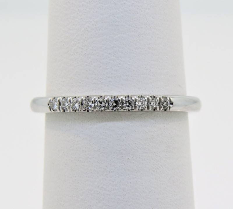 14K Weißgold 0, 09 Karat Diamant Ehering, Micro Pave Band, Stapelbarer Ring, Jubiläumsring, Zierliche Diamantring, Brautring Versprechensring 14K Weißgold 0, 09 Karat Diamant Ehering, Micro Pave Band, Stapelbarer Ring, Jubiläumsring, Zierliche Diamantring, Brautring Versprechensring von Tasiyanjewelrydesign