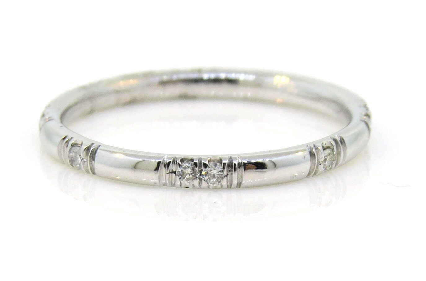 14K Weißgold 0, 15 Karat Diamant Band Micro Pave Eternity Stapelbar Ring Ehering Jubiläumsring Versprechen von Tasiyanjewelrydesign