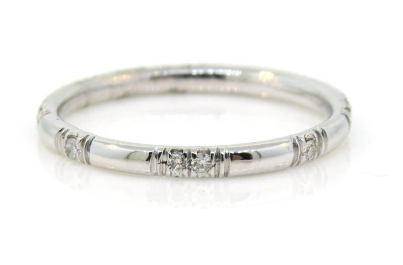 14K Weißgold 0, 15 Karat Diamant Band Micro Pave Eternity Stapelbar Ring Ehering Jubiläumsring Versprechen 14K Weißgold 0, 15 Karat Diamant Band Micro Pave Eternity Stapelbar Ring Ehering Jubiläumsring Versprechen von Tasiyanjewelrydesign
