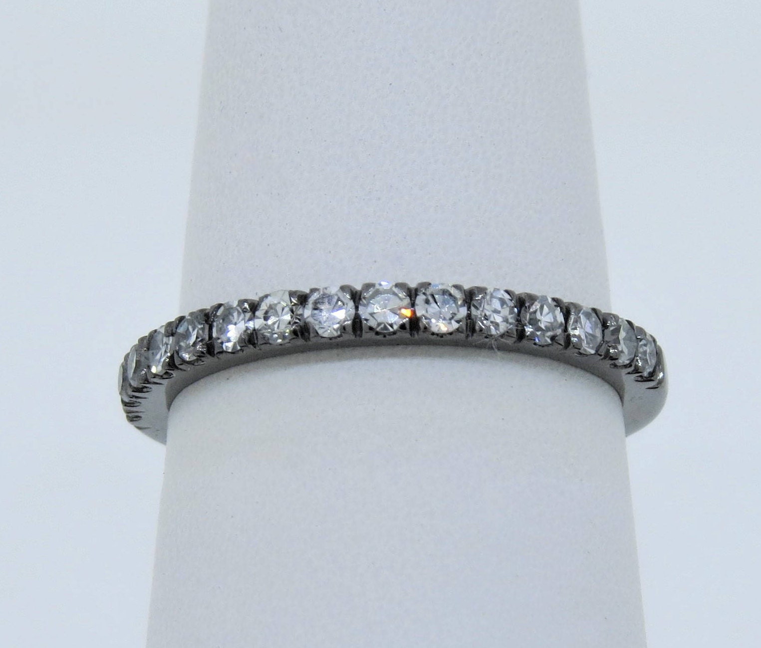 14K Weißgold 0, 40 Karat Schwarz Rhodiniert Diamant Im Diamantschliff 0, 40Ct Hochzeit & Verlobung Jubiläum Band Stapelbarer Ring Ehering von Tasiyanjewelrydesign