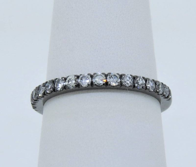 14K Weißgold 0, 40 Karat Schwarz Rhodiniert Diamant Im Diamantschliff 0, 40Ct Hochzeit & Verlobung Jubiläum Band Stapelbarer Ring Ehering 14K Weißgold 0, 40 Karat Schwarz Rhodiniert Diamant Im Diamantschliff 0, 40Ct Hochzeit & Verlobung Jubiläum Band Stapelbarer Ring Ehering von Tasiyanjewelrydesign
