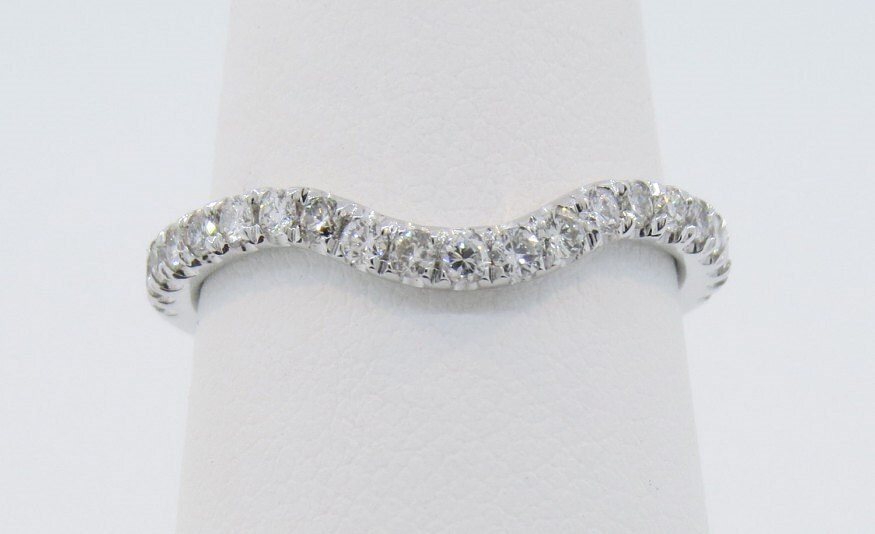14K Weißgold 0, 41 Karat Diamant Kurve Ehering, Stapelbar Band, Jubiläumsring, Versprechen Ring, Micro Pave Kurvenring, Geschenk Für Sie von Tasiyanjewelrydesign