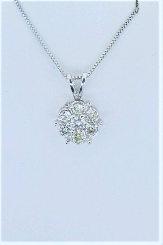 14K Weißgold 0, 50 Karat Diamant Cluster Anhänger/Halskette Halo 18 "Kette Geschenk Für Sie Frauen 14K Weißgold 0, 50 Karat Diamant Cluster Anhänger/Halskette Halo 18 "Kette Geschenk Für Sie Frauen von Tasiyanjewelrydesign