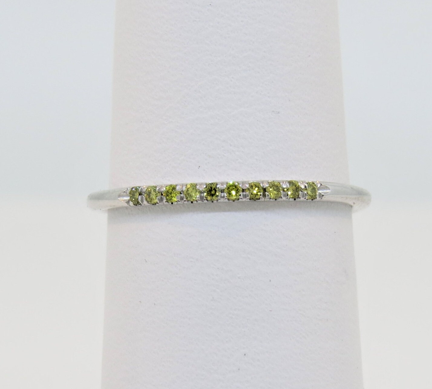 14K Weißgold 0.08Ct Gelb Micro Diamant Pave Ring, Ehering, Zierlicher Versprechensring, Stapelbarer Jubiläumsband Brautring von Tasiyanjewelrydesign