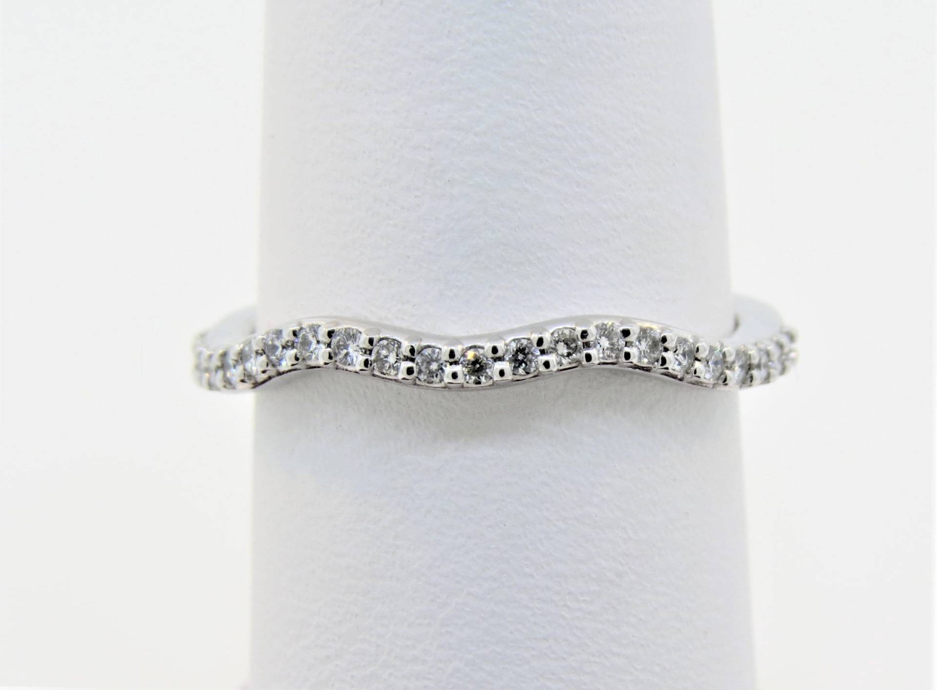 14K Weißgold 0.19Ct Diamant Kurve Ehering/Jubiläumsring Stapelbar Band Ring Brautring Geschenk Für Sie von Tasiyanjewelrydesign