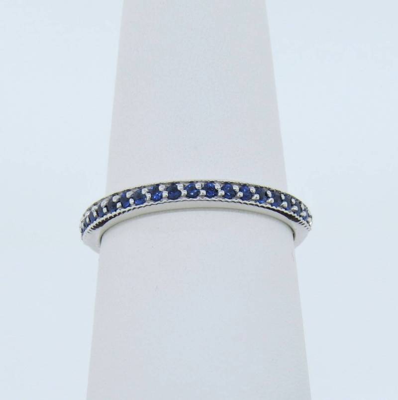 14K Weißgold 0.22Ct Saphir Pave Milgrain Ehering/stapelbarer Ring Jubiläumsring Versprechensring Brautring Geschenk Für Sie 14K Weißgold 0.22Ct Saphir Pave Milgrain Ehering/stapelbarer Ring Jubiläumsring Versprechensring Brautring Geschenk Für Sie von Tasiyanjewelrydesign