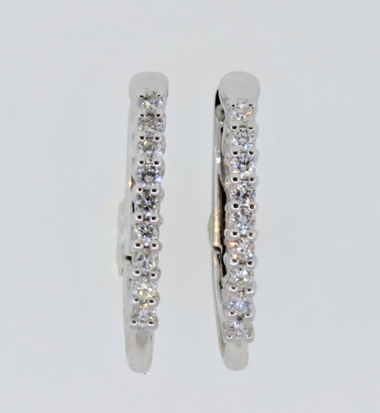 14K Weißgold 0.36Ct Diamant Hoop Ohrringe/Prong Set Geschenk Für Sie Huggie Hochzeitsgeschenk 14K Weißgold 0.36Ct Diamant Hoop Ohrringe/Prong Set Geschenk Für Sie Huggie Hochzeitsgeschenk von Tasiyanjewelrydesign