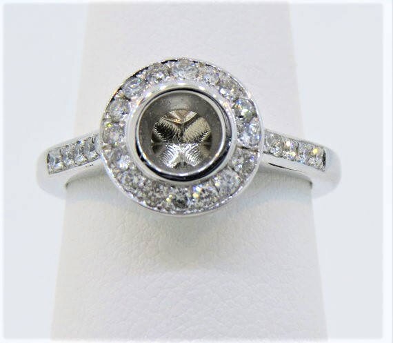 14K Weißgold 0.54Ct Hal Diamondo Semi Mount Micro Pave Verlobungsring, Jubiläumsring, Stapelbarer Ring, Brautring, Band | Ohne Mitte 14K Weißgold 0.54Ct Hal Diamondo Semi Mount Micro Pave Verlobungsring, Jubiläumsring, Stapelbarer Ring, Brautring, Band | Ohne Mitte von Tasiyanjewelrydesign