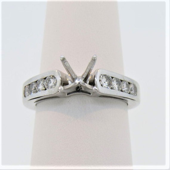 14K Weißgold 0.62Ct Diamant Halbmond Ehering Verlobungsring Jubiläumsring Brautring Stapelbarer Ring von Tasiyanjewelrydesign