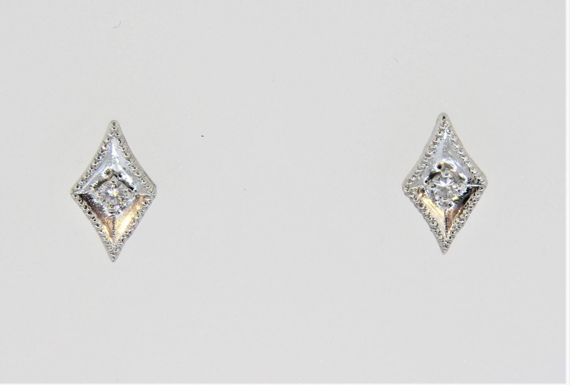 14K Weißgold Antik Stil 0, 06Ct Diamant Form Pave Ohrringe/Ohrstecker Sternförmige Geschenk Für Sie 14K Weißgold Antik Stil 0, 06Ct Diamant Form Pave Ohrringe/Ohrstecker Sternförmige Geschenk Für Sie von Tasiyanjewelrydesign