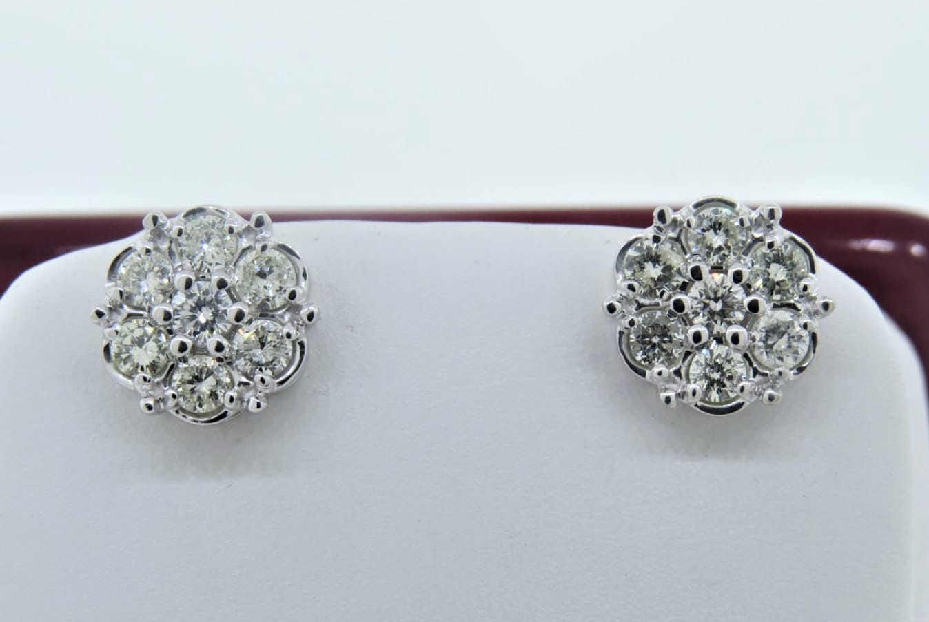 14K Weißgold Diamant 0, 88Ct Halo Cluster Ohrstecker Ohrringe Kreis Gold Ohrring 14K Weißgold Diamant 0, 88Ct Halo Cluster Ohrstecker Ohrringe Kreis Gold Ohrring von Tasiyanjewelrydesign