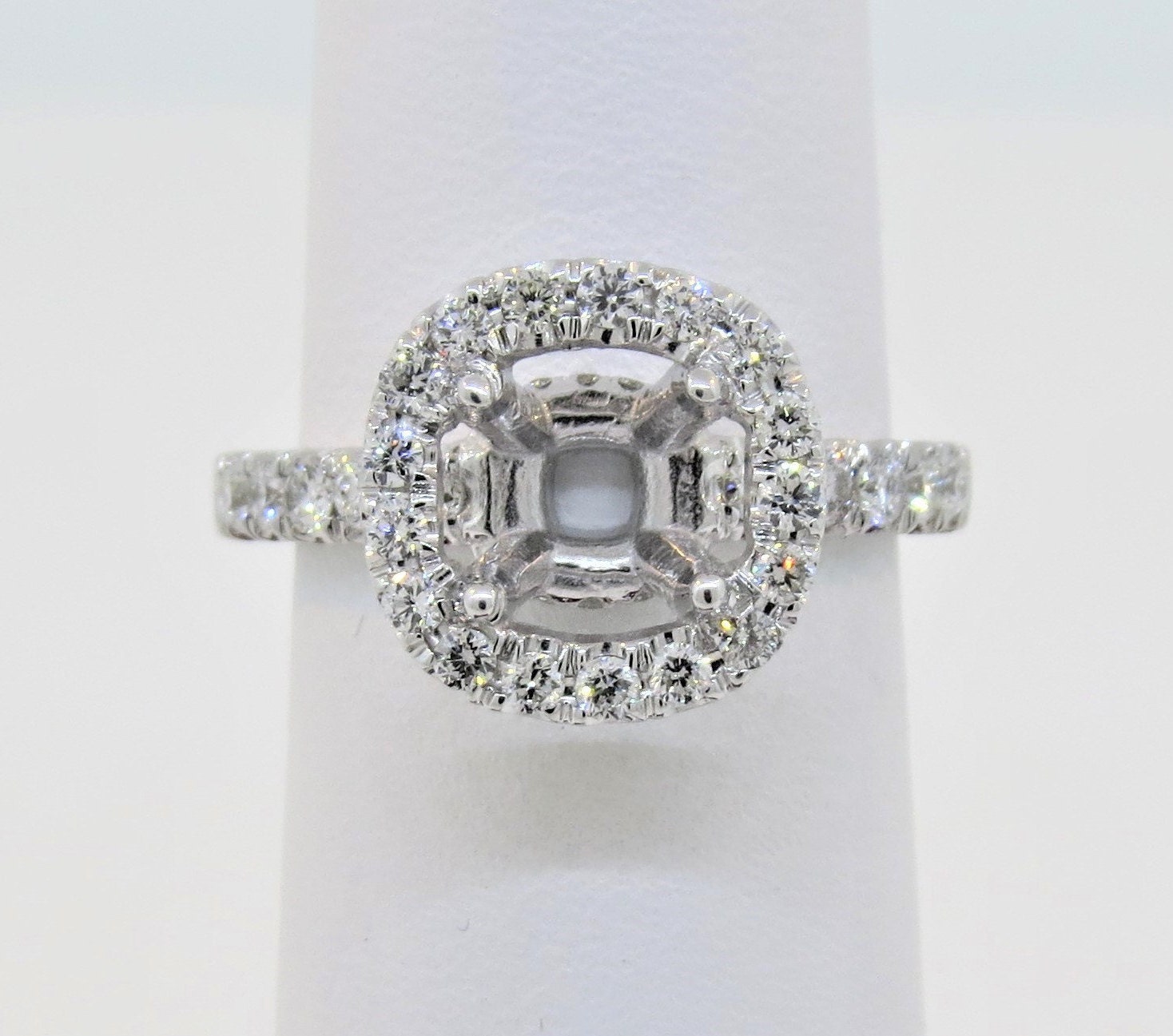 14K Weißgold Halo 0.69Ct Diamant Semi Mount Micro Pave Verlobungsring/Jubiläumsring Stapelbarer Ring Geschenk Für Cluster 14K Weißgold Halo 0.69Ct Diamant Semi Mount Micro Pave Verlobungsring/Jubiläumsring Stapelbarer Ring Geschenk Für Cluster von Tasiyanjewelrydesign