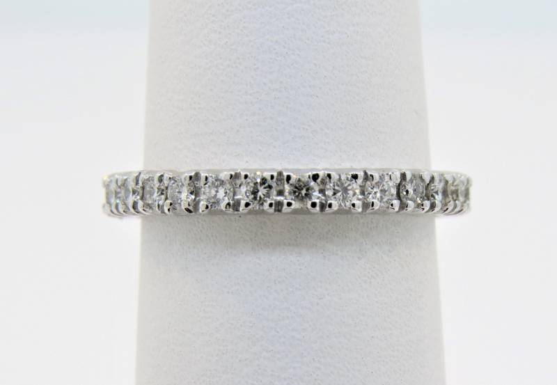 14K Weißgold Prong Set 0, 73 Karat Diamant Eternity Ring Ehering Jubiläumsring Stapelbarer Versprechensring Brautring Geschenk Für Sie 14K Weißgold Prong Set 0, 73 Karat Diamant Eternity Ring Ehering Jubiläumsring Stapelbarer Versprechensring Brautring Geschenk Für Sie von Tasiyanjewelrydesign