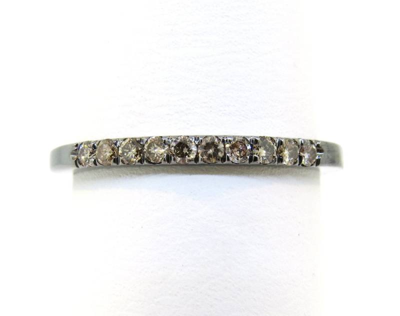 14K Weißgold Schwarz Rhodium Überzogen 0.19Ct Champagner Diamant Mikro Pave Ring/Jubiläumsring Ehering Stapelbarer Geschenk Für Sie 14K Weißgold Schwarz Rhodium Überzogen 0.19Ct Champagner Diamant Mikro Pave Ring/Jubiläumsring Ehering Stapelbarer Geschenk Für Sie von Tasiyanjewelrydesign