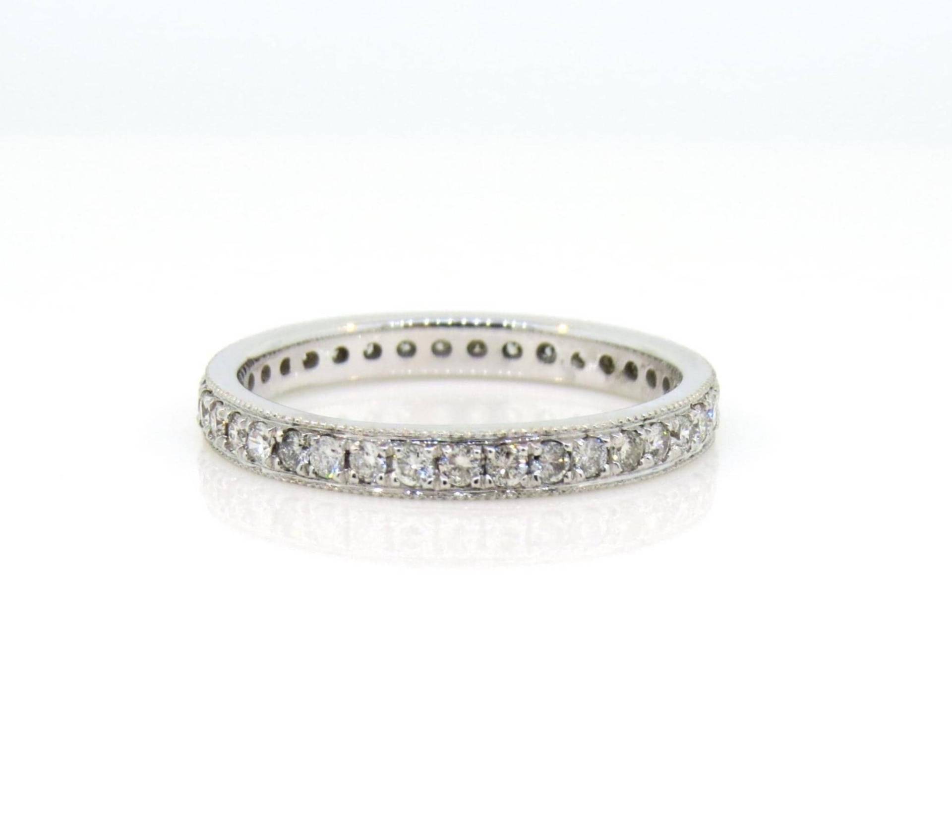 14K Weißgold Vintage Stil 0.62Ct Diamant Ehering/Micro Pave Ring Eternity Band Jubiläumsring Stapelbarer Milgrain von Tasiyanjewelrydesign