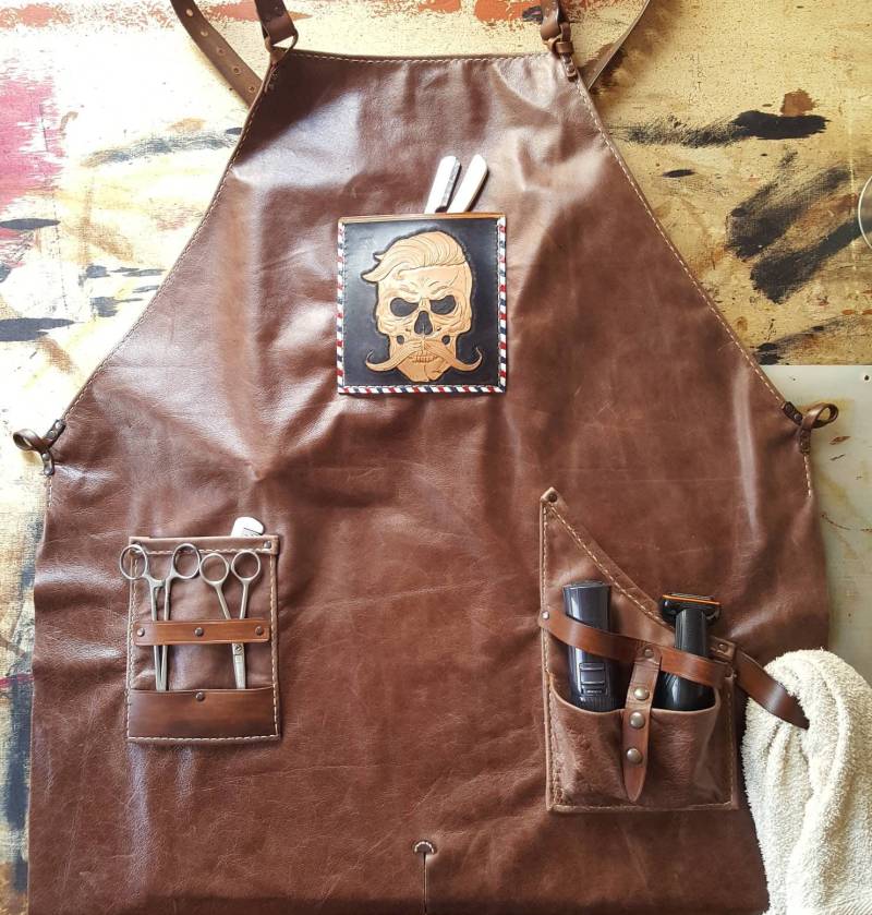 Handgefertigte Lederschürze Für Friseure Oder Baristas von TasosAlex