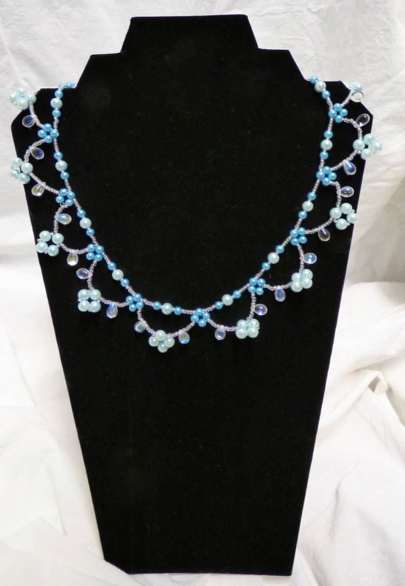Leichte Blaue Handgemachte Perlen Halskette Leichte Blaue Handgemachte Perlen Halskette von TasslesTreasures