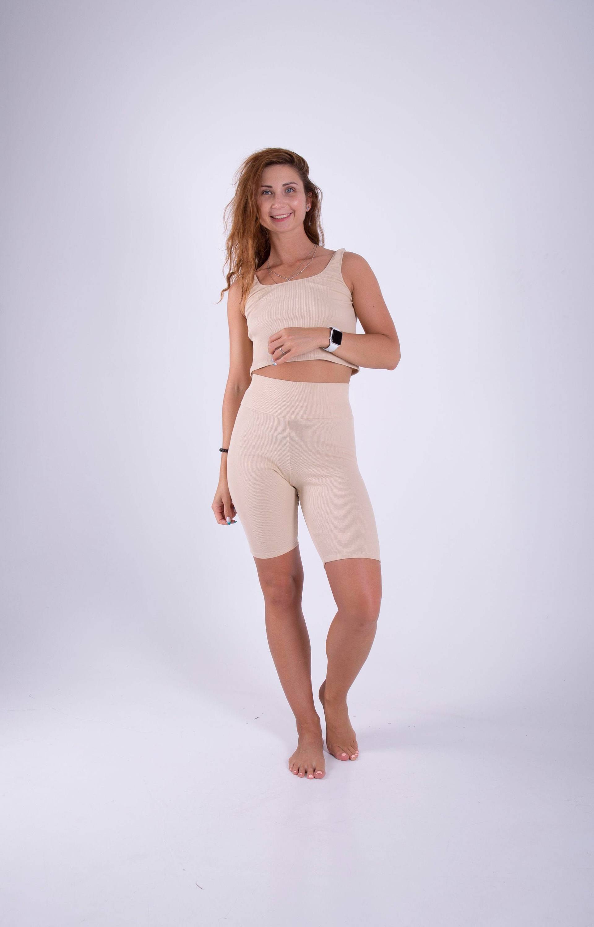 Geripptes Crop Top Und Bike Shorts von TastyFitwear