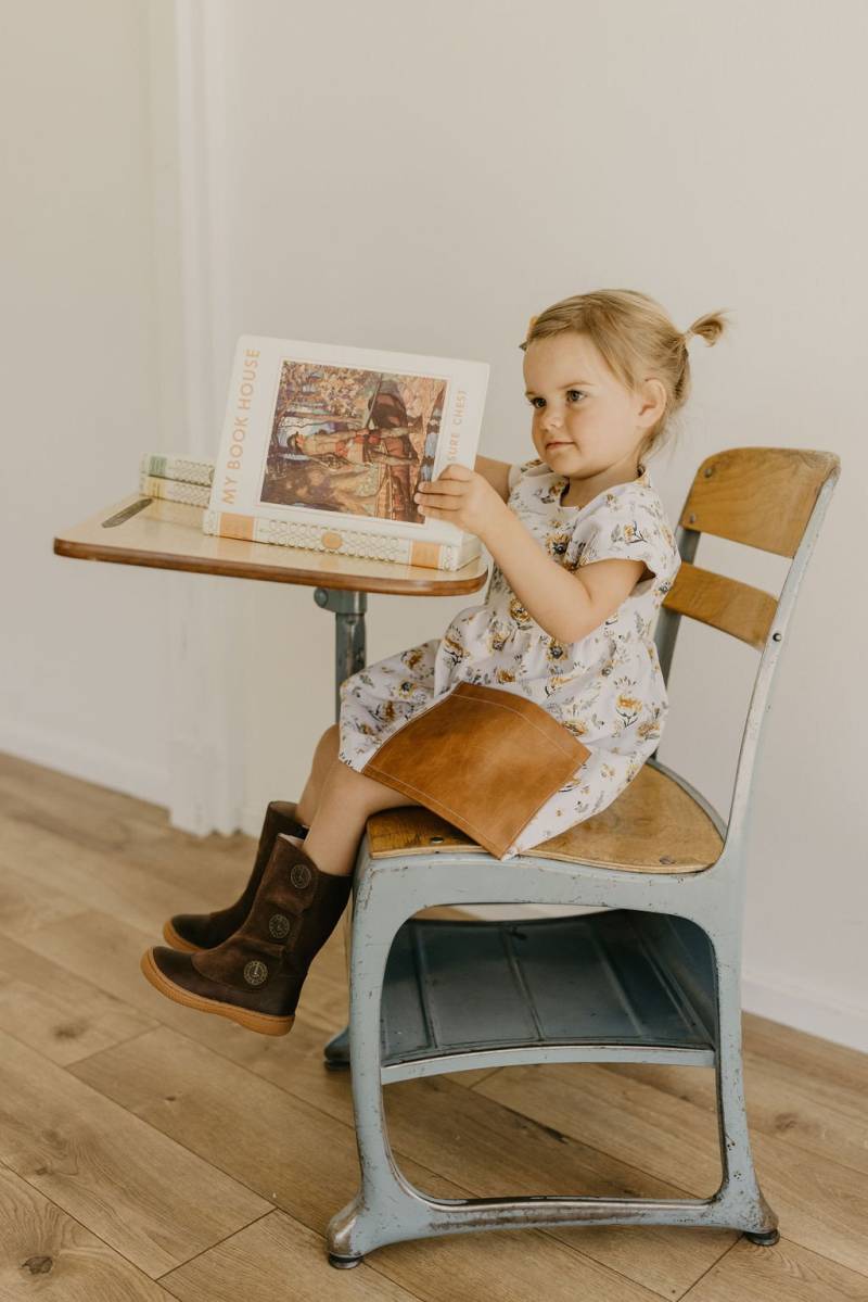 Smock Kleid Für Mädchen Mit Taschen Aus Kunstleder | European Style Kinderbekleidung Vintage Look Cottage Kern Kinderkleidung von TateandAdele