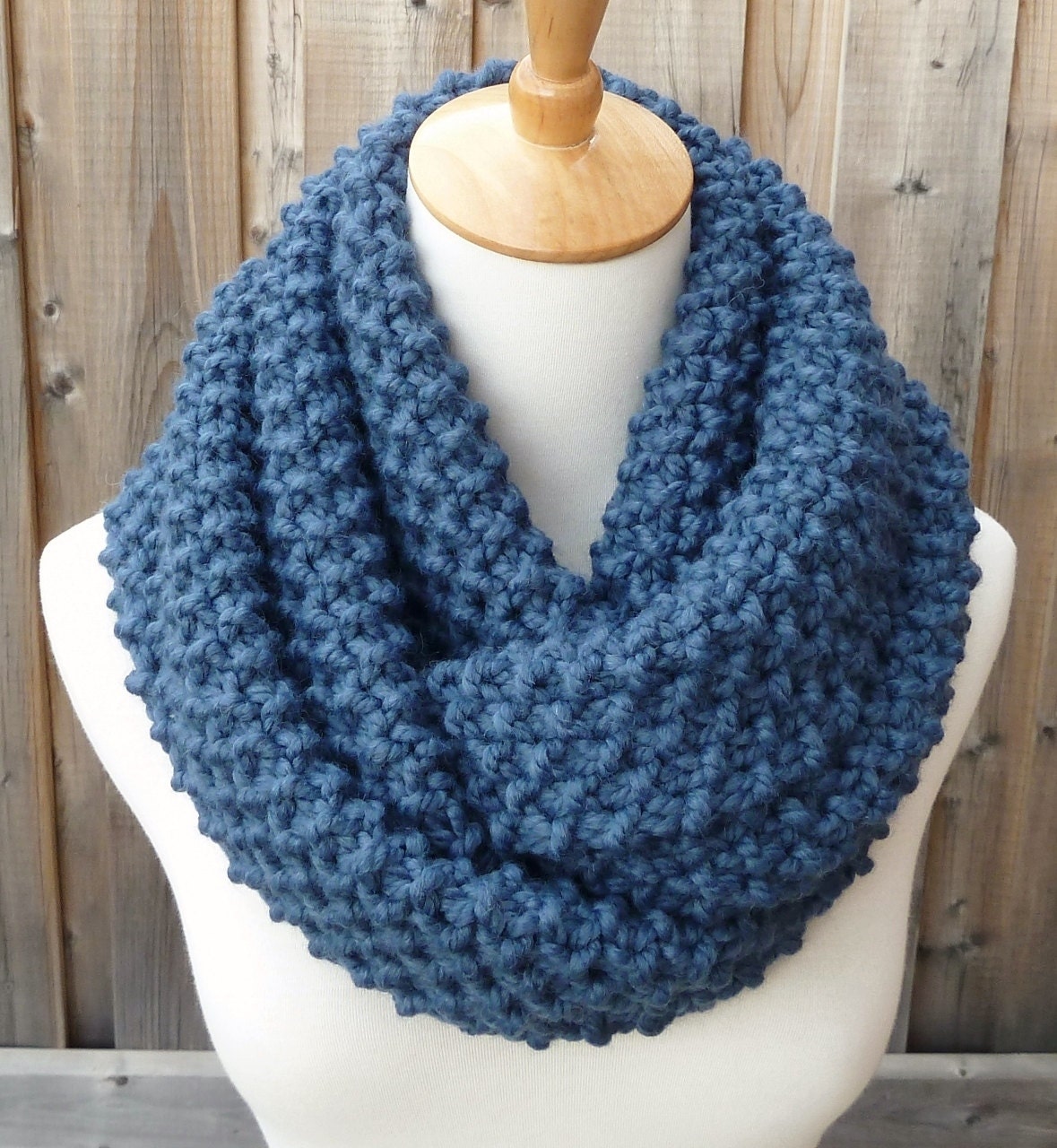 Denim Blauer Strick Infinity Schal Sehr Voluminöse Lammwolle Mischung von TatianaKnits