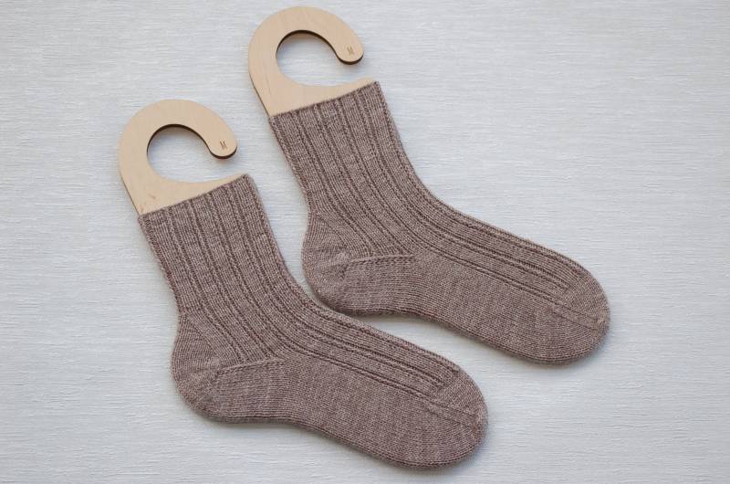 Gestrickte Wollsocken, Beige, Hellbraun, Eu 38/39 - Us 7-8 Uk 4, 5-6 Gestrickte Wollsocken, Beige, Hellbraun, Eu 38/39 - Us 7-8 Uk 4, 5-6 von TatisHandarbeit