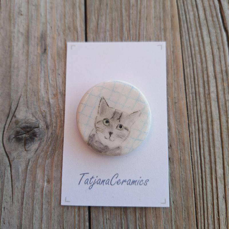 Handbemalte Keramikgetigerte Katze Brosche Handgemachte Keramik Anstecknadel Handbemalte Keramikgetigerte Katze Brosche Handgemachte Keramik Anstecknadel von TatjanaCeramics