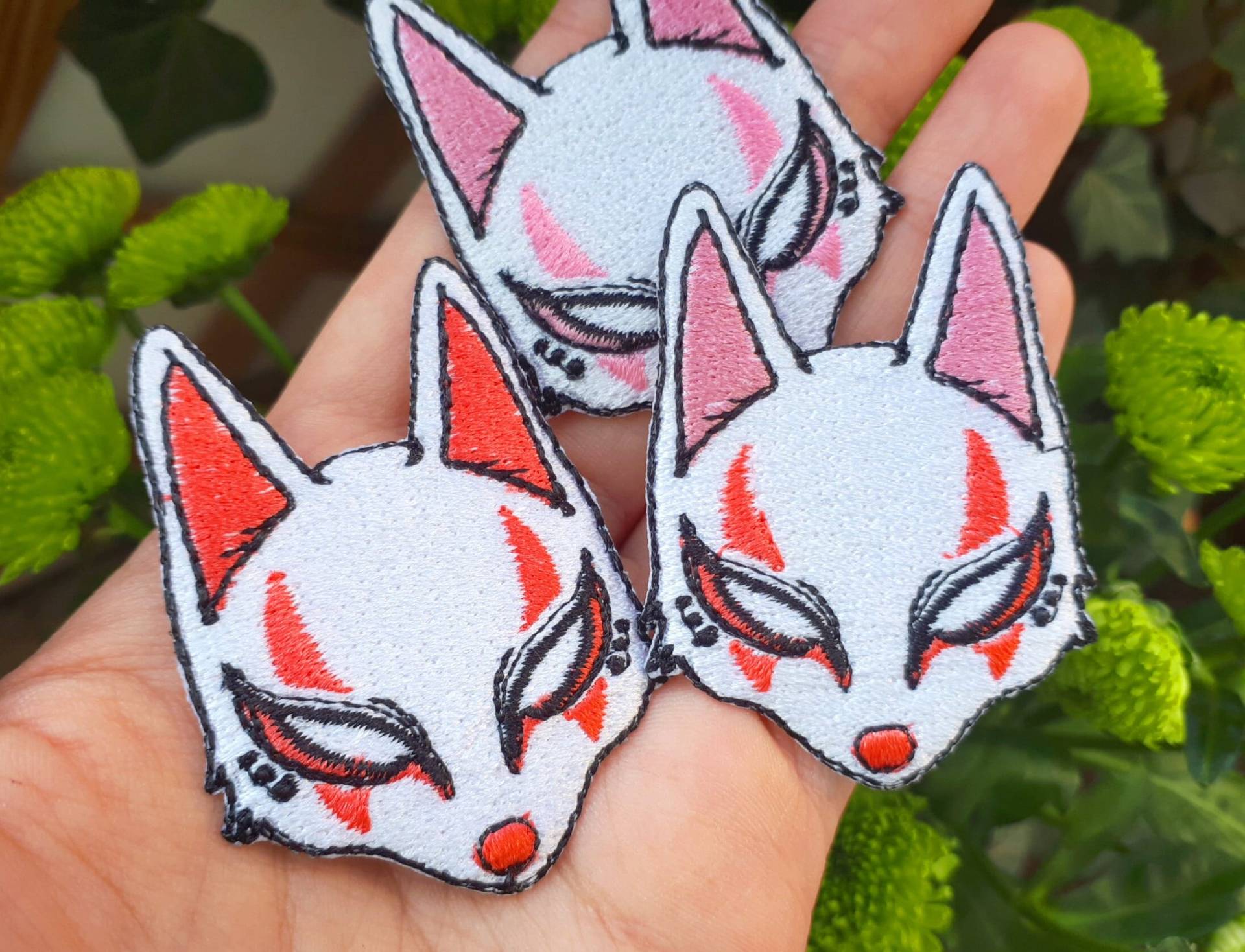 Iron-On Patch Kitsune Maske Rosa Oder Rot Aufbügler Aufnäher Applikation Japan Asia Anime Fuchs Cosplay von TatjanaStickerei