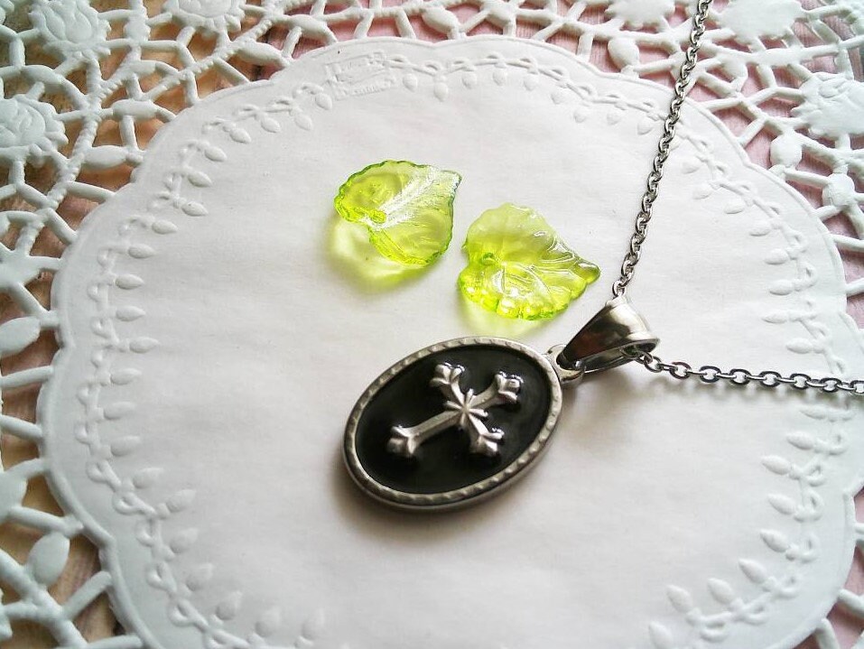 Halskette Kreuzkette Emaille Edelstahl Kette Anhänger Geschenk von TatjanasJewelry