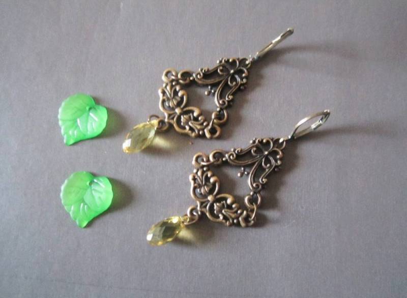 Ohrschmuck Ohrringe Brisuren Messing Mit Harzperlen in Tropfen Form von TatjanasJewelry