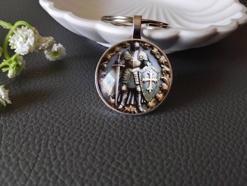 Schlüsselanhänger Tempelritter Mittelalter Kreuzritter Templer Amulett von TatjanasJewelry