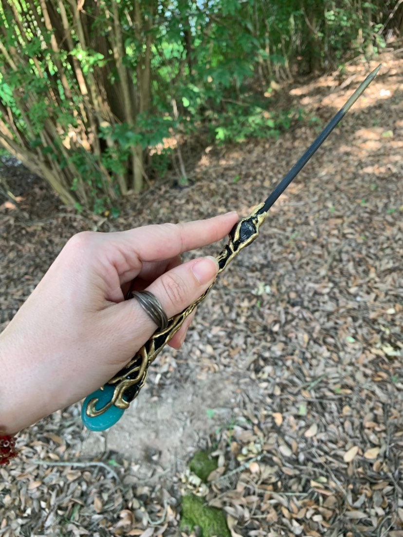 Tatverdächtige Pixie Wand #3 Glühstein von TatteredPixieCrafts