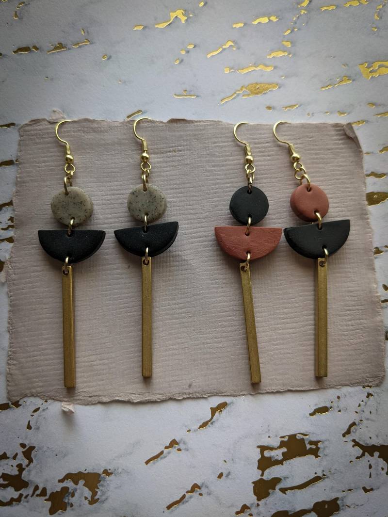 Ton Ohrringe | Aus Messing Und Handgemachter Fimo Schmuck Leichte Hängeohrringe Moderner von TatteredRoots