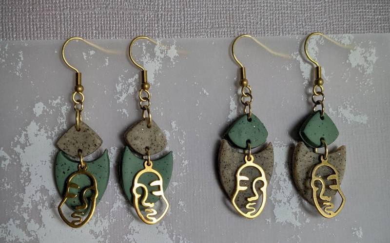Ton Ohrringe | Messing Handgefertigter Polymer Clay Schmuck Single Line Face Moderner Leichte von TatteredRoots