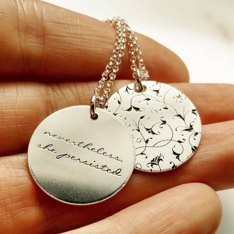Dennoch Persisted Halskette Individualisierbar . Sterling Silber Blumen Halskette. Geschenk Der Ermutigung. Tatum Bradley & Co Dennoch Persisted Halskette Individualisierbar . Sterling Silber Blumen Halskette. Geschenk Der Ermutigung. Tatum Bradley & Co von TatumBradleyCo