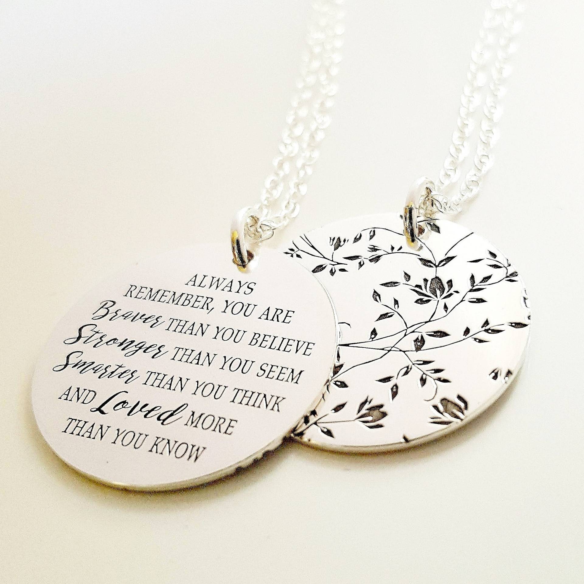 Du Bist Mutiger Als Du Glaubst, Stärker Scheinst. Geschenk Für Tochter Enkelin. Inspirierende Halskette. Abschlussgeschenk Sie Du Bist Mutiger Als Du Glaubst, Stärker Scheinst. Geschenk Für Tochter Enkelin. Inspirierende Halskette. Abschlussgeschenk Sie von TatumBradleyCo