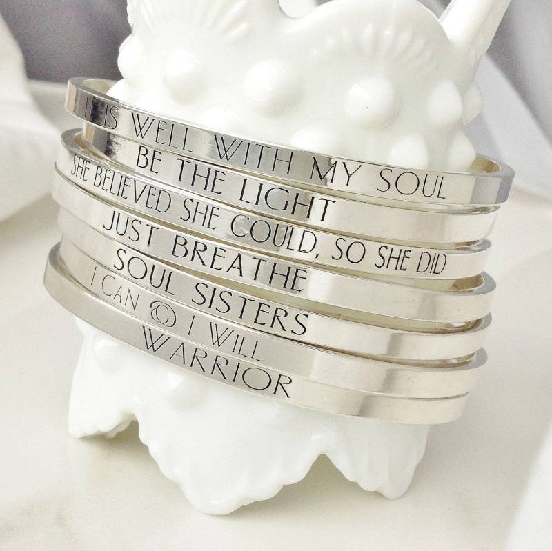 Dünne Sterling Silber Manschette Armband. Personalisierte Tägliche Erinnerung Wort .925 Stapel Armbänder . Tatumbradleyco von TatumBradleyCo