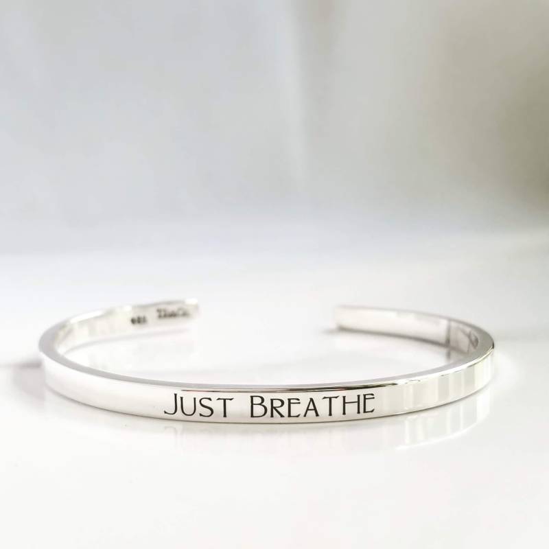 Tägliche Erinnerung Armband. Sterling Silber. Inspirierendes Let Them Einfach Atmen. 15, 5 cm Armband Tägliche Erinnerung Armband. Sterling Silber. Inspirierendes Let Them Einfach Atmen. 15, 5 cm Armband von TatumBradleyCo