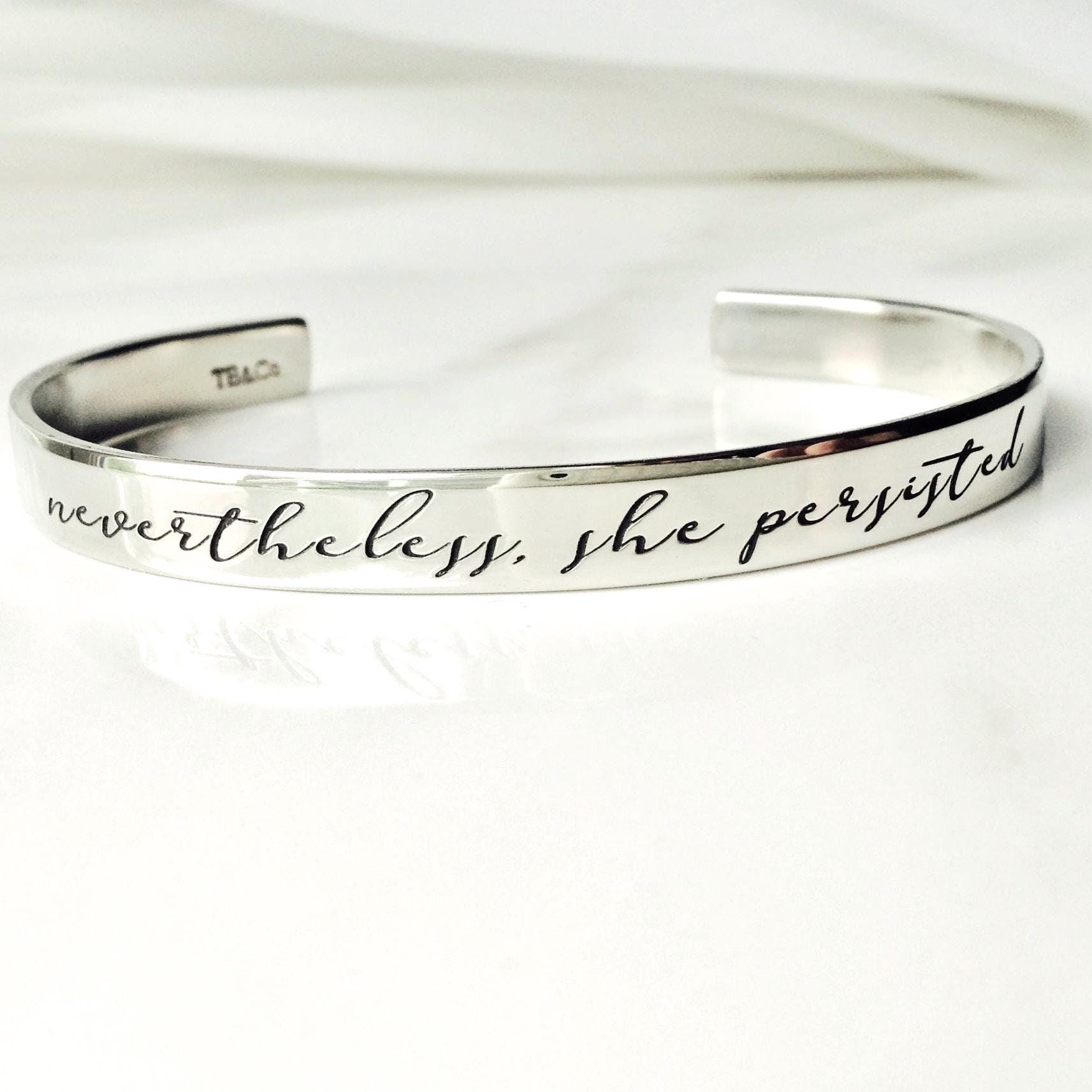 Trotzdem Bestand Sie Armschmuck. Inspirierender Schmuck. Tägliche Erinnerung Manschette Armband. Abschlussgeschenk Für Sie. Tatumbradleyco Trotzdem Bestand Sie Armschmuck. Inspirierender Schmuck. Tägliche Erinnerung Manschette Armband. Abschlussgeschenk Für Sie. Tatumbradleyco von TatumBradleyCo