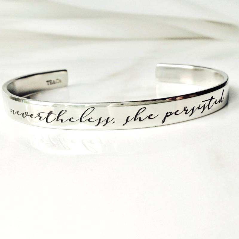 Trotzdem Bestand Sie Armschmuck. Inspirierender Schmuck. Tägliche Erinnerung Manschette Armband. Abschlussgeschenk Für Sie. Tatumbradleyco Trotzdem Bestand Sie Armschmuck. Inspirierender Schmuck. Tägliche Erinnerung Manschette Armband. Abschlussgeschenk Für Sie. Tatumbradleyco von TatumBradleyCo