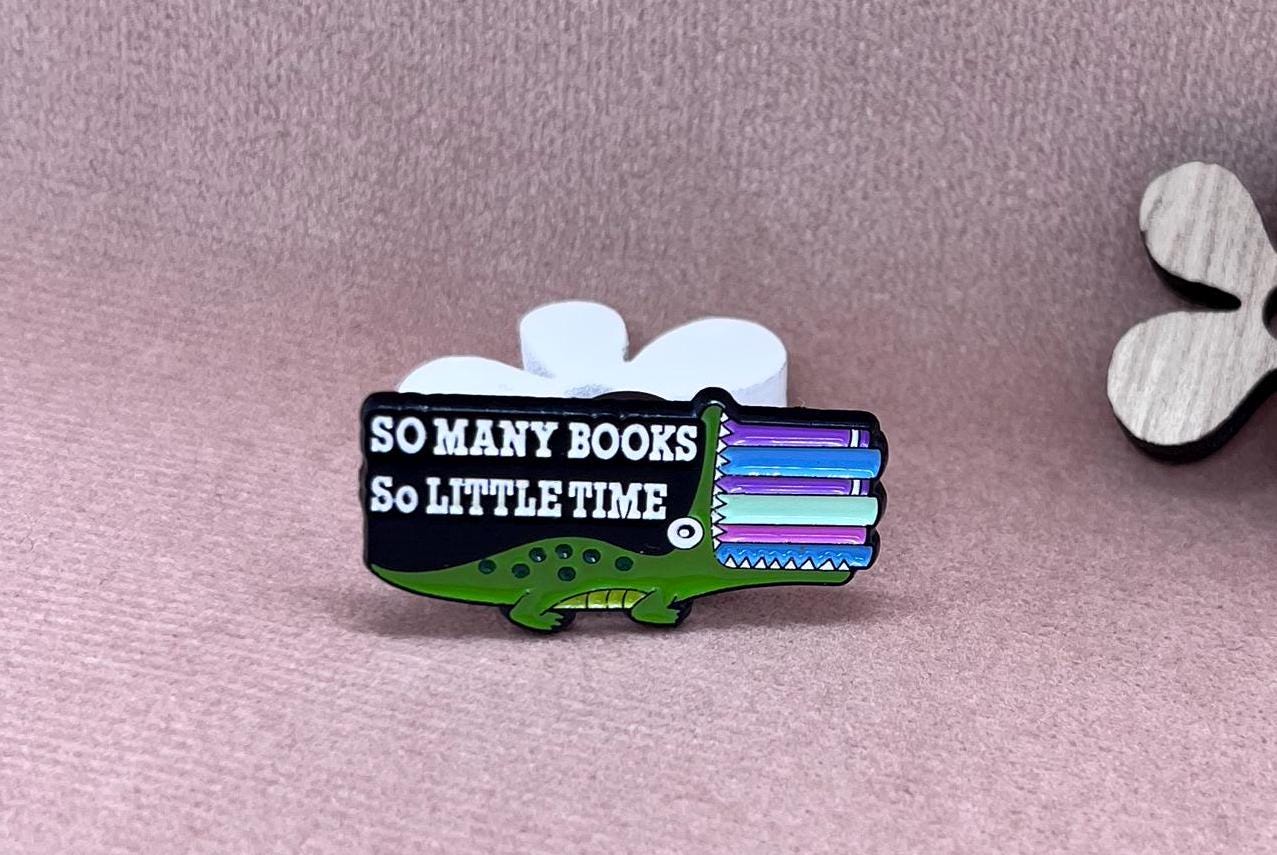 Book , Lovers, Pins, Geschenk, Buttons, Bookworm, Read All Night, Books, Liebhaber, Lesen, Buch, Roman, Fantasy, Thriller, Anstecker Book , Lovers, Pins, Geschenk, Buttons, Bookworm, Read All Night, Books, Liebhaber, Lesen, Buch, Roman, Fantasy, Thriller, Anstecker von TaubeMitToast