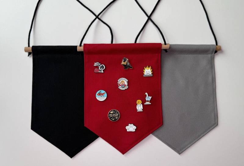 Pin Banner, Wimpel Aus Stoff, Aufbewahrung, Emaille Display, Sammel Handmade in Germany, Collection von MunichPigeonGang