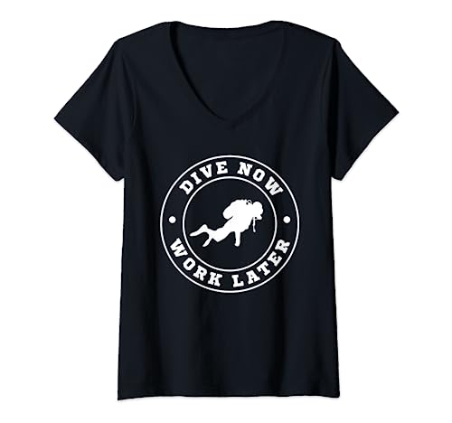 Damen Dive Now Work later - Taucher T-Shirt mit V-Ausschnitt Damen Dive Now Work later - Taucher T-Shirt mit V-Ausschnitt von Taucher Scuba Dive Shark Meer Wassersport Sport